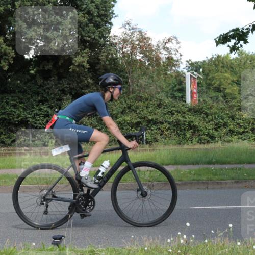 10.08.2025 - GEWOBA Citytriathlon Bremen Yannick Fuchs http://msf.ph/oto/8569449 10.08.2025 13:32:11 Radfahren 935, 1031 meine-sportfotos.de