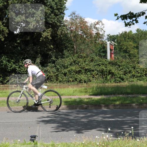 10.08.2025 - GEWOBA Citytriathlon Bremen Yannick Fuchs http://msf.ph/oto/8569469 10.08.2025 13:33:32 Radfahren  meine-sportfotos.de