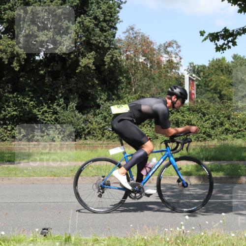 10.08.2025 - GEWOBA Citytriathlon Bremen Yannick Fuchs http://msf.ph/oto/8569555 10.08.2025 14:07:37 Radfahren 89 meine-sportfotos.de