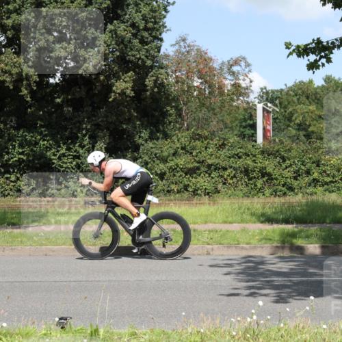 10.08.2025 - GEWOBA Citytriathlon Bremen Yannick Fuchs http://msf.ph/oto/8569557 10.08.2025 14:08:11 Radfahren 3 meine-sportfotos.de