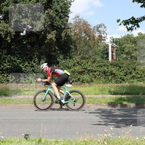 10.08.2025 - GEWOBA Citytriathlon Bremen Yannick Fuchs http://msf.ph/oto/8569590 10.08.2025 14:11:07 Radfahren  meine-sportfotos.de