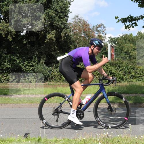 10.08.2025 - GEWOBA Citytriathlon Bremen Yannick Fuchs http://msf.ph/oto/8569603 10.08.2025 14:11:31 Radfahren 70, 161 meine-sportfotos.de