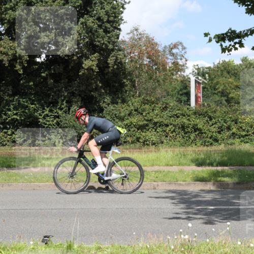 10.08.2025 - GEWOBA Citytriathlon Bremen Yannick Fuchs http://msf.ph/oto/8569611 10.08.2025 14:11:56 Radfahren 12, 156, 168 meine-sportfotos.de