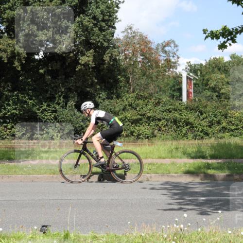 10.08.2025 - GEWOBA Citytriathlon Bremen Yannick Fuchs http://msf.ph/oto/8569620 10.08.2025 14:12:05 Radfahren 12, 27, 156, 168, 172 meine-sportfotos.de