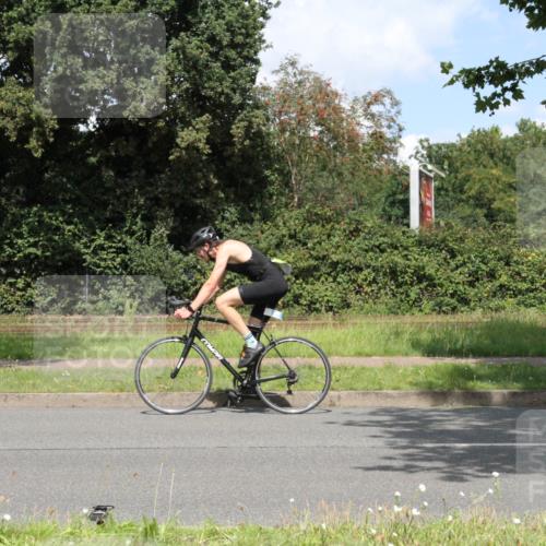 10.08.2025 - GEWOBA Citytriathlon Bremen Yannick Fuchs http://msf.ph/oto/8569687 10.08.2025 14:13:26 Radfahren 14, 26, 44, 104, 175 meine-sportfotos.de