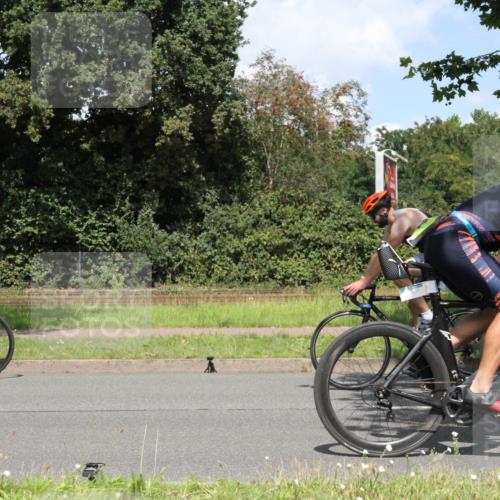 10.08.2025 - GEWOBA Citytriathlon Bremen Yannick Fuchs http://msf.ph/oto/8569694 10.08.2025 14:13:41 Radfahren 14, 44, 112 meine-sportfotos.de