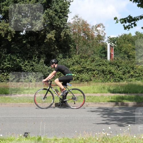10.08.2025 - GEWOBA Citytriathlon Bremen Yannick Fuchs http://msf.ph/oto/8569703 10.08.2025 14:13:53 Radfahren  meine-sportfotos.de