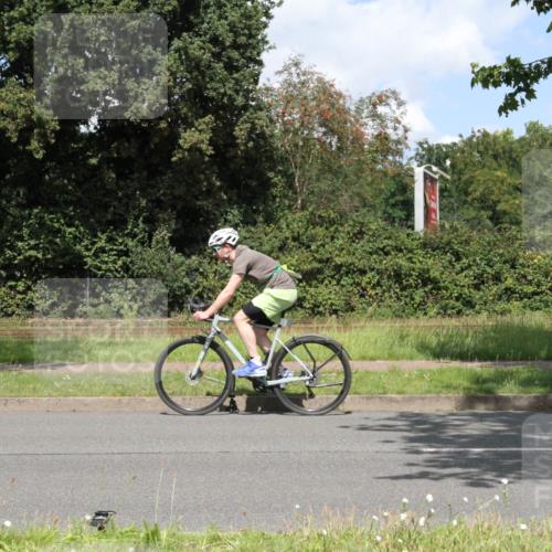 10.08.2025 - GEWOBA Citytriathlon Bremen Yannick Fuchs http://msf.ph/oto/8569767 10.08.2025 14:14:28 Radfahren 77, 93, 122, 143 meine-sportfotos.de