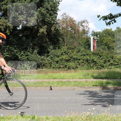 10.08.2025 - GEWOBA Citytriathlon Bremen Yannick Fuchs http://msf.ph/oto/8569778 10.08.2025 14:14:34 Radfahren 77, 93, 105, 113, 122, 143 meine-sportfotos.de