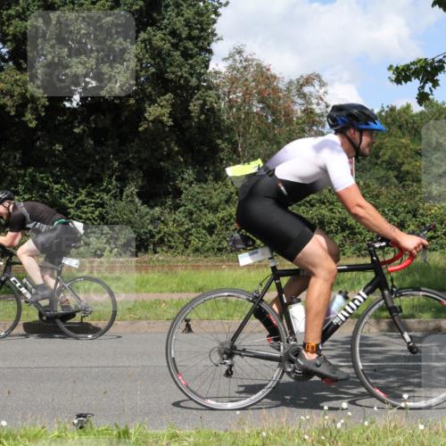 10.08.2025 - GEWOBA Citytriathlon Bremen Yannick Fuchs http://msf.ph/oto/8569816 10.08.2025 14:14:54 Radfahren 37, 68, 82, 96, 105, 113, 133, 151, 226 meine-sportfotos.de
