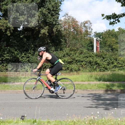 10.08.2025 - GEWOBA Citytriathlon Bremen Yannick Fuchs http://msf.ph/oto/8569890 10.08.2025 14:15:26 Radfahren 45, 54, 55, 76, 88, 97, 118, 123 meine-sportfotos.de