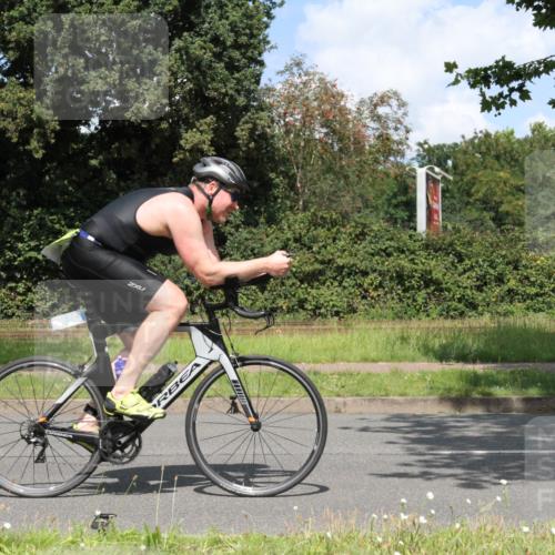 10.08.2025 - GEWOBA Citytriathlon Bremen Yannick Fuchs http://msf.ph/oto/8569914 10.08.2025 14:15:46 Radfahren 72, 74, 98, 118, 187, 271 meine-sportfotos.de