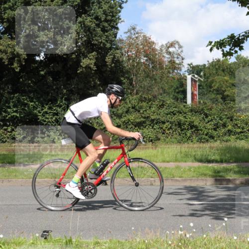 10.08.2025 - GEWOBA Citytriathlon Bremen Yannick Fuchs http://msf.ph/oto/8569930 10.08.2025 14:16:04 Radfahren 2, 23, 24, 43, 46, 62, 65, 92, 129, 271 meine-sportfotos.de
