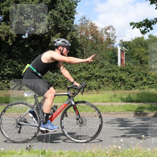 10.08.2025 - GEWOBA Citytriathlon Bremen Yannick Fuchs http://msf.ph/oto/8569964 10.08.2025 14:16:18 Radfahren 2, 23, 24, 31, 38, 46, 48, 57, 62, 63, 65, 92, 121, 144 meine-sportfotos.de