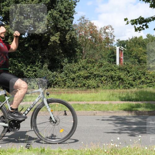 10.08.2025 - GEWOBA Citytriathlon Bremen Yannick Fuchs http://msf.ph/oto/8569990 10.08.2025 14:16:28 Radfahren 31, 38, 48, 57, 63, 64, 121, 144, 152, 173 meine-sportfotos.de