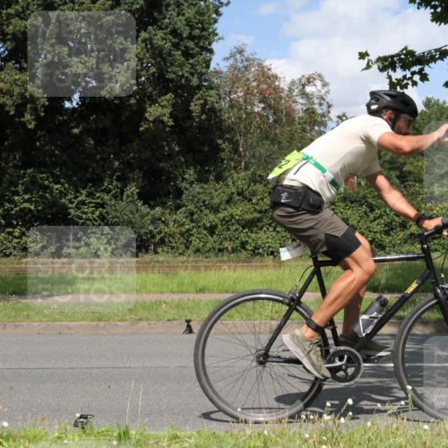 10.08.2025 - GEWOBA Citytriathlon Bremen Yannick Fuchs http://msf.ph/oto/8570011 10.08.2025 14:16:35 Radfahren 31, 57, 63, 64, 121, 144, 152, 173 meine-sportfotos.de