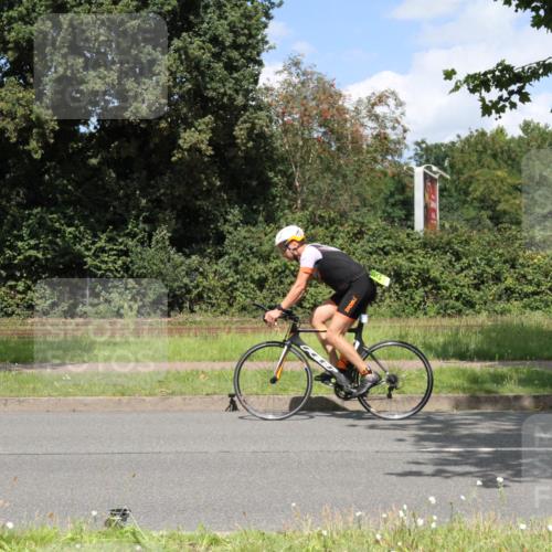 10.08.2025 - GEWOBA Citytriathlon Bremen Yannick Fuchs http://msf.ph/oto/8570078 10.08.2025 14:17:34 Radfahren 4, 127, 304 meine-sportfotos.de