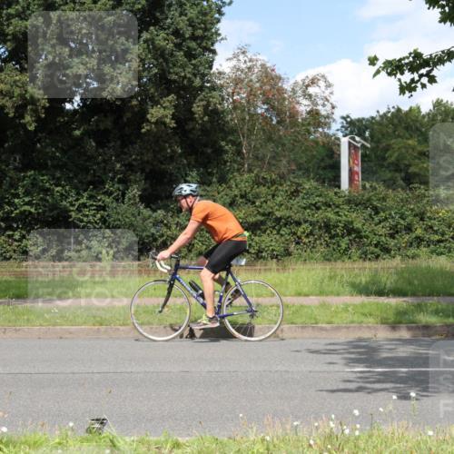10.08.2025 - GEWOBA Citytriathlon Bremen Yannick Fuchs http://msf.ph/oto/8570124 10.08.2025 14:18:06 Radfahren 51, 91, 214, 240, 263, 295 meine-sportfotos.de