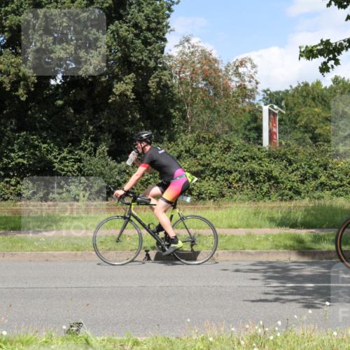 10.08.2025 - GEWOBA Citytriathlon Bremen Yannick Fuchs http://msf.ph/oto/8570133 10.08.2025 14:18:19 Radfahren 47, 75, 94, 100, 147, 214, 255, 295 meine-sportfotos.de