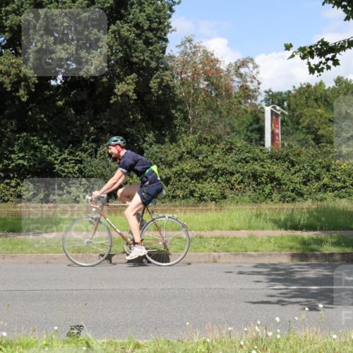 10.08.2025 - GEWOBA Citytriathlon Bremen Yannick Fuchs http://msf.ph/oto/8570173 10.08.2025 14:18:58 Radfahren 50, 81, 101, 106, 116, 139, 261, 264 meine-sportfotos.de