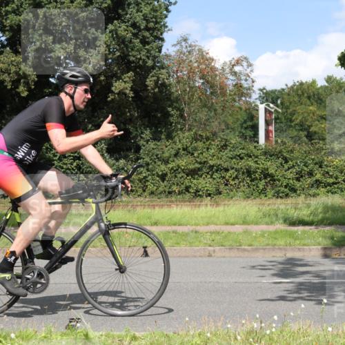 10.08.2025 - GEWOBA Citytriathlon Bremen Yannick Fuchs http://msf.ph/oto/8570198 10.08.2025 14:19:19 Radfahren 124, 126, 162, 201, 227, 239, 254 meine-sportfotos.de