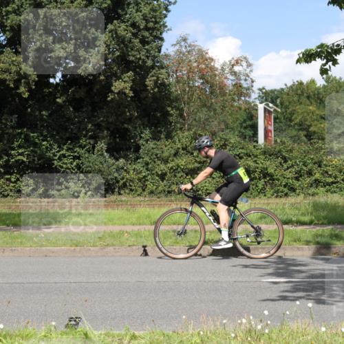 10.08.2025 - GEWOBA Citytriathlon Bremen Yannick Fuchs http://msf.ph/oto/8570216 10.08.2025 14:19:27 Radfahren 84, 124, 126, 162, 201, 227, 239, 254 meine-sportfotos.de