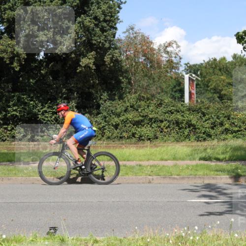 10.08.2025 - GEWOBA Citytriathlon Bremen Yannick Fuchs http://msf.ph/oto/8570261 10.08.2025 14:19:58 Radfahren 18, 36, 59, 130, 174, 195, 238, 256, 257 meine-sportfotos.de