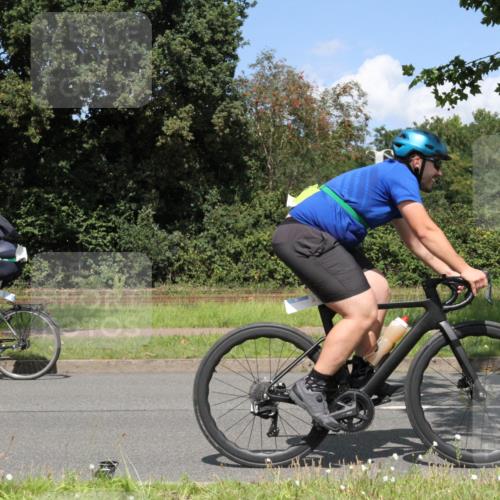 10.08.2025 - GEWOBA Citytriathlon Bremen Yannick Fuchs http://msf.ph/oto/8570286 10.08.2025 14:20:33 Radfahren 11, 28, 29, 35, 67, 69, 80, 216, 229, 274, 281 meine-sportfotos.de