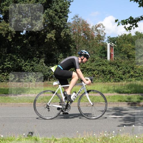 10.08.2025 - GEWOBA Citytriathlon Bremen Yannick Fuchs http://msf.ph/oto/8570293 10.08.2025 14:20:38 Radfahren 11, 28, 35, 56, 67, 69, 80, 216, 229, 272, 274, 281, 312 meine-sportfotos.de