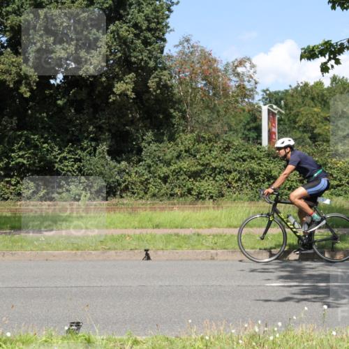 10.08.2025 - GEWOBA Citytriathlon Bremen Yannick Fuchs http://msf.ph/oto/8570325 10.08.2025 14:21:10 Radfahren 6, 19, 142, 191, 266 meine-sportfotos.de