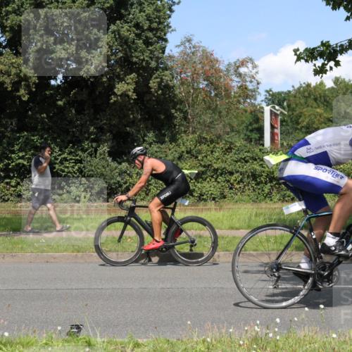 10.08.2025 - GEWOBA Citytriathlon Bremen Yannick Fuchs http://msf.ph/oto/8570345 10.08.2025 14:21:22 Radfahren 6, 177 meine-sportfotos.de