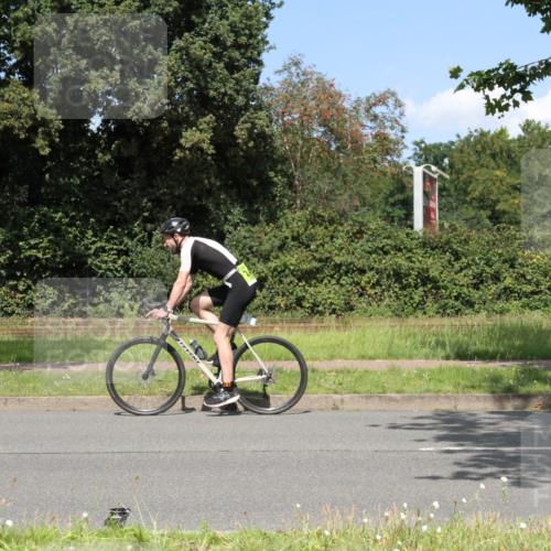10.08.2025 - GEWOBA Citytriathlon Bremen Yannick Fuchs http://msf.ph/oto/8570391 10.08.2025 14:22:03 Radfahren 109, 160, 211, 224, 253, 258, 283 meine-sportfotos.de