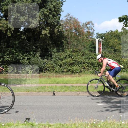 10.08.2025 - GEWOBA Citytriathlon Bremen Yannick Fuchs http://msf.ph/oto/8570401 10.08.2025 14:22:12 Radfahren 109, 186, 215, 224, 253, 258 meine-sportfotos.de