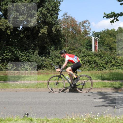 10.08.2025 - GEWOBA Citytriathlon Bremen Yannick Fuchs http://msf.ph/oto/8570416 10.08.2025 14:22:19 Radfahren 109, 186, 215, 217, 224, 258, 262 meine-sportfotos.de