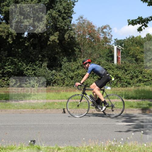 10.08.2025 - GEWOBA Citytriathlon Bremen Yannick Fuchs http://msf.ph/oto/8570418 10.08.2025 14:22:19 Radfahren 109, 186, 215, 217, 224, 258, 262 meine-sportfotos.de