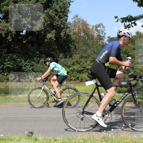 10.08.2025 - GEWOBA Citytriathlon Bremen Yannick Fuchs http://msf.ph/oto/8570459 10.08.2025 14:22:58 Radfahren 89, 163, 182, 204, 246, 249, 252, 280, 288, 289, 297, 353, 427 meine-sportfotos.de