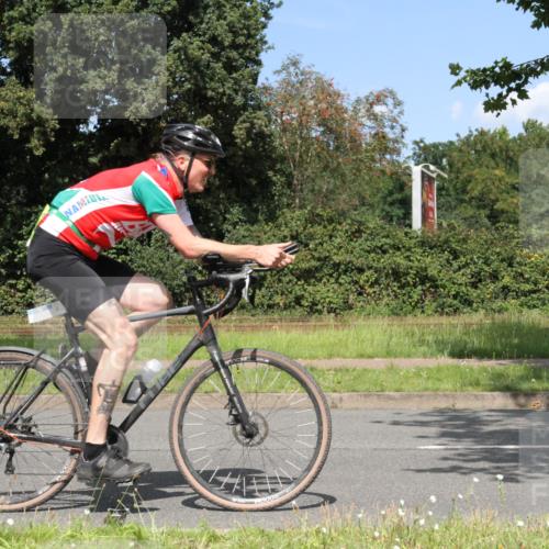 10.08.2025 - GEWOBA Citytriathlon Bremen Yannick Fuchs http://msf.ph/oto/8570471 10.08.2025 14:23:16 Radfahren 99, 154, 163, 200, 209, 213, 222, 225, 249, 251, 423, 431, 478, 480 meine-sportfotos.de