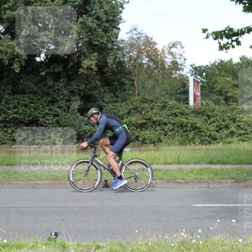 10.08.2025 - GEWOBA Citytriathlon Bremen Yannick Fuchs http://msf.ph/oto/8570551 10.08.2025 14:24:05 Radfahren 221, 474 meine-sportfotos.de
