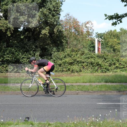 10.08.2025 - GEWOBA Citytriathlon Bremen Yannick Fuchs http://msf.ph/oto/8570574 10.08.2025 14:24:56 Radfahren 22, 165, 166, 180, 202, 235, 269, 332, 346, 432 meine-sportfotos.de
