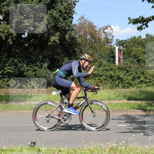 10.08.2025 - GEWOBA Citytriathlon Bremen Yannick Fuchs http://msf.ph/oto/8570590 10.08.2025 14:25:07 Radfahren 22, 49, 85, 166, 202, 235, 267, 269, 270, 346, 462 meine-sportfotos.de