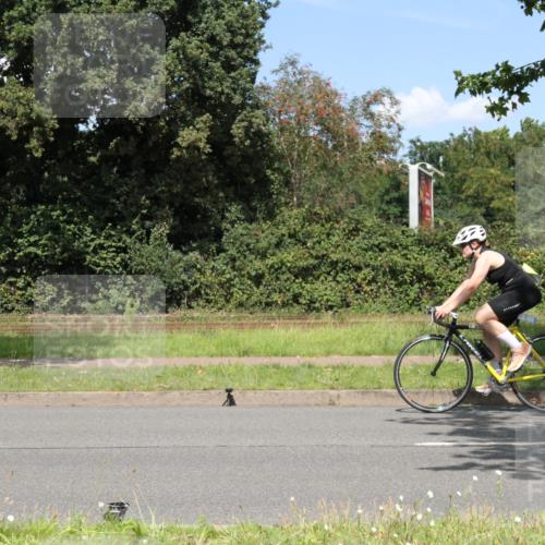 10.08.2025 - GEWOBA Citytriathlon Bremen Yannick Fuchs http://msf.ph/oto/8570609 10.08.2025 14:25:31 Radfahren 85, 208, 323, 326, 336, 479 meine-sportfotos.de