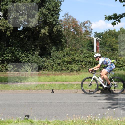 10.08.2025 - GEWOBA Citytriathlon Bremen Yannick Fuchs http://msf.ph/oto/8570643 10.08.2025 14:25:56 Radfahren 167, 181, 220, 273, 325, 331, 446, 499 meine-sportfotos.de