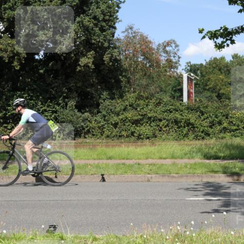 10.08.2025 - GEWOBA Citytriathlon Bremen Yannick Fuchs http://msf.ph/oto/8570712 10.08.2025 14:26:22 Radfahren 231, 278, 360, 404, 453, 532 meine-sportfotos.de