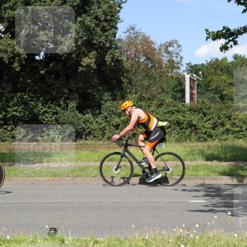 10.08.2025 - GEWOBA Citytriathlon Bremen Yannick Fuchs http://msf.ph/oto/8570764 10.08.2025 14:26:47 Radfahren 349, 358, 372, 408, 422, 445, 484, 497, 532 meine-sportfotos.de