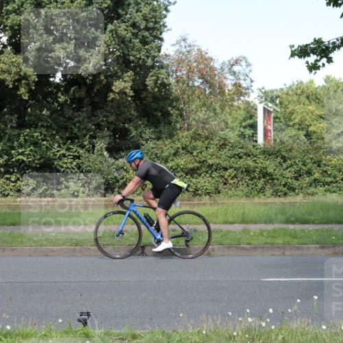 10.08.2025 - GEWOBA Citytriathlon Bremen Yannick Fuchs http://msf.ph/oto/8570875 10.08.2025 14:28:33 Radfahren 171, 237, 367, 401, 467, 483 meine-sportfotos.de