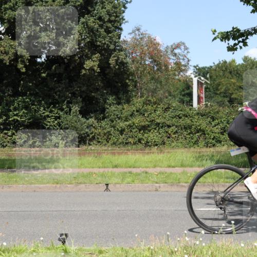 10.08.2025 - GEWOBA Citytriathlon Bremen Yannick Fuchs http://msf.ph/oto/8570887 10.08.2025 14:28:45 Radfahren 171, 193, 237, 350, 367, 403, 467, 483 meine-sportfotos.de