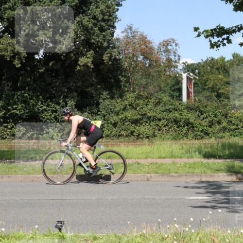 10.08.2025 - GEWOBA Citytriathlon Bremen Yannick Fuchs http://msf.ph/oto/8571037 10.08.2025 14:29:43 Radfahren 179, 212, 226, 275, 327, 351, 373, 405, 466, 468, 487, 517 meine-sportfotos.de