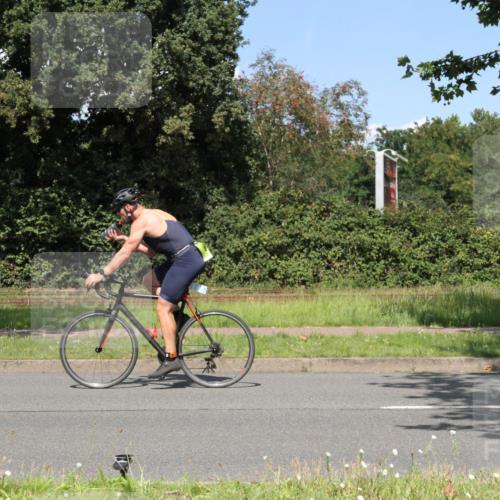 10.08.2025 - GEWOBA Citytriathlon Bremen Yannick Fuchs http://msf.ph/oto/8571132 10.08.2025 14:30:33 Radfahren 8, 12, 33, 107, 178, 328, 329, 338, 341, 345, 347, 356, 361, 374, 381, 399, 409, 410, 461, 492 meine-sportfotos.de
