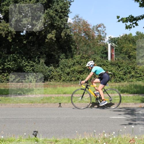 10.08.2025 - GEWOBA Citytriathlon Bremen Yannick Fuchs http://msf.ph/oto/8571167 10.08.2025 14:30:45 Radfahren 12, 107, 175, 178, 328, 341, 345, 356, 381, 399, 409, 416, 461, 504, 510 meine-sportfotos.de