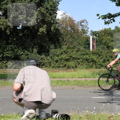 10.08.2025 - GEWOBA Citytriathlon Bremen Yannick Fuchs http://msf.ph/oto/8571272 10.08.2025 14:32:01 Radfahren 104, 344, 359, 376, 411, 496, 508 meine-sportfotos.de